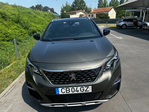 Peugeot 5008 2019 - 21000 EUR, 114000 km - AUTO.MOTO.pt - 114000km - foto 8 de 13