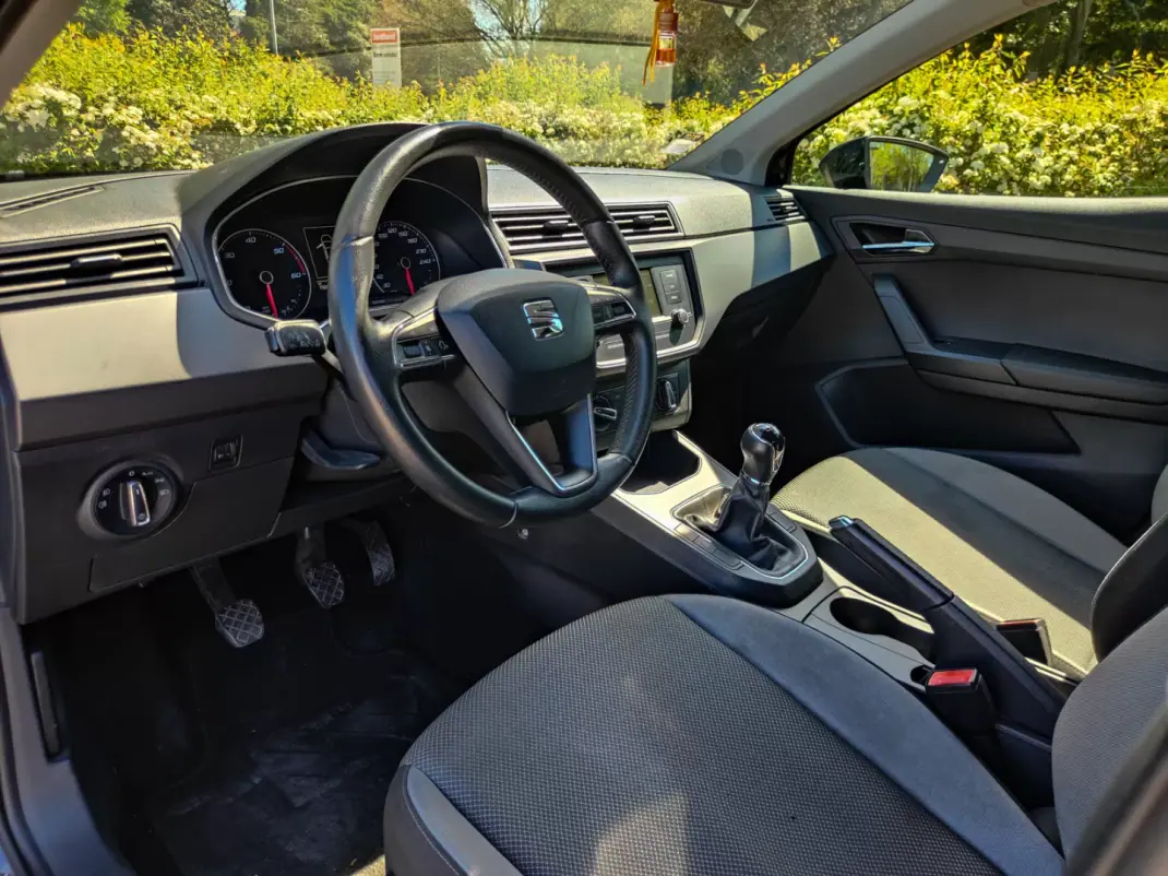 SEAT Ibiza 2018 - 11990 EUR, 150000 km - AUTO.MOTO.pt - 150000km - foto 21 de 30