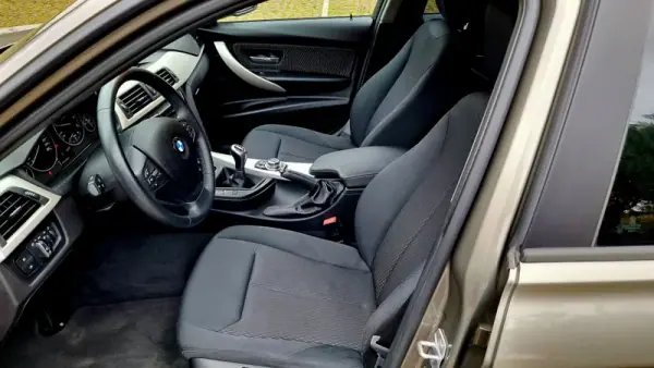 BMW 318 2017 - 22450 EUR, 147000 km - AUTO.MOTO.pt - 147000km - foto 6 de 20