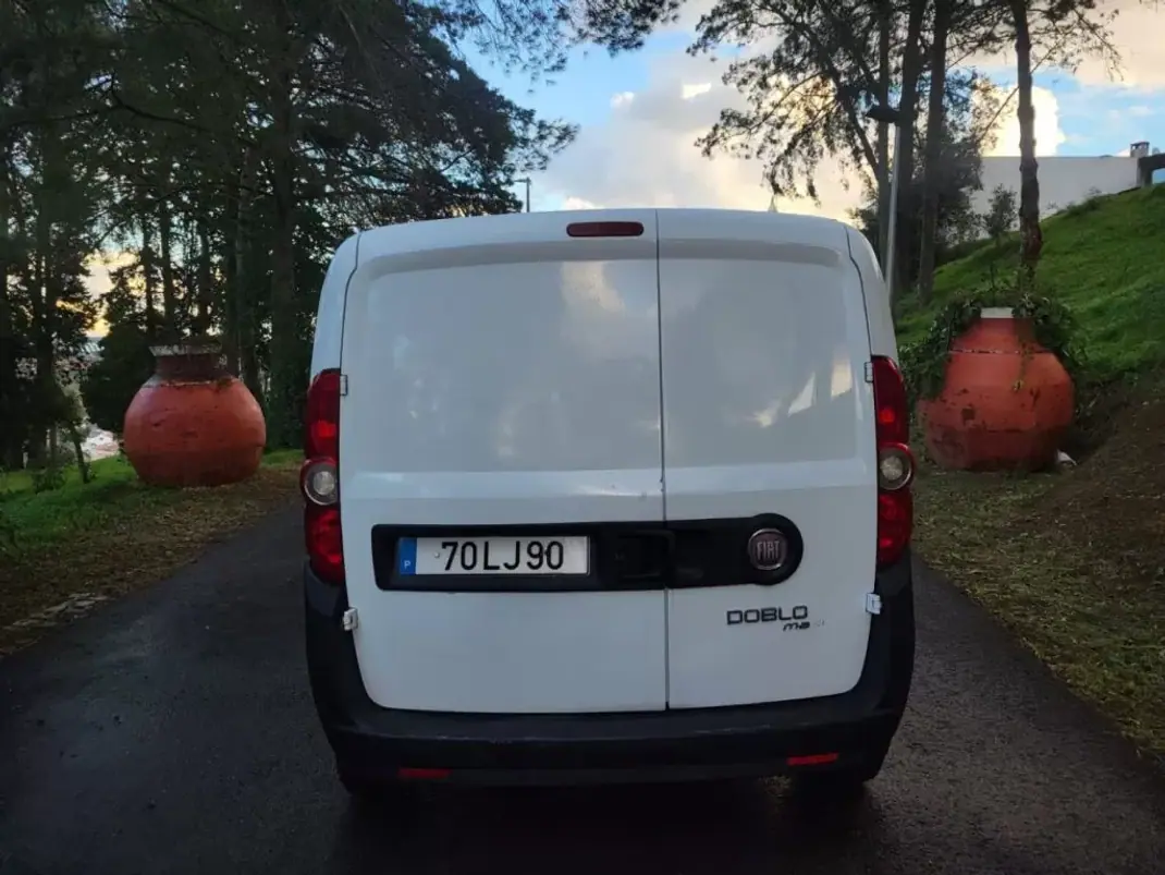 Fiat 2011 - 7250 EUR, 489563 km - AUTO.MOTO.pt - 489563km - foto 5 de 20