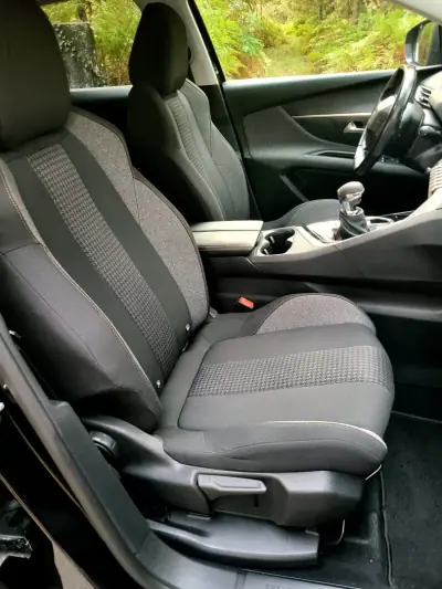 Peugeot 3008 2017 - 16990 EUR, 161440 km - AUTO.MOTO.pt - 161440km - foto 20 de 23