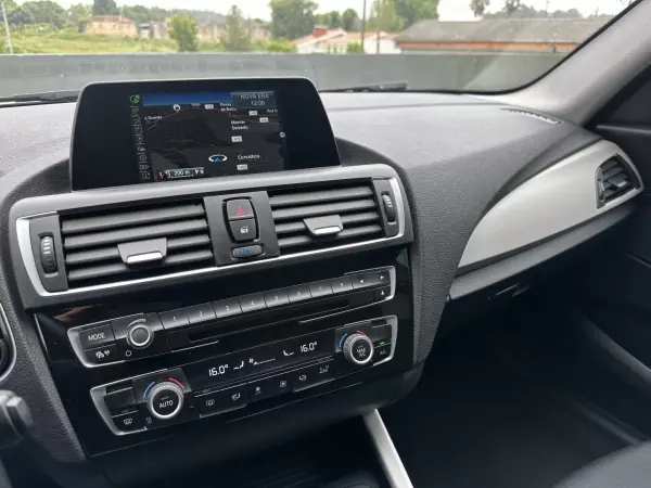 BMW 116 2016 - 12900 EUR, 220000 km - AUTO.MOTO.pt - 220000km - foto 29 de 51