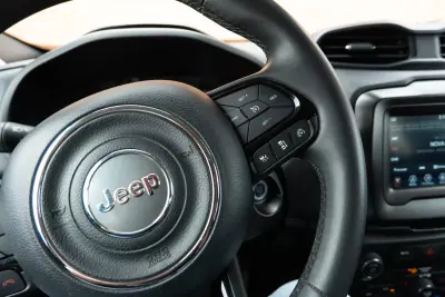 Jeep Renegade 2022 - 20950 EUR, 100930 km - AUTO.MOTO.pt - 100930km - foto 15 de 25