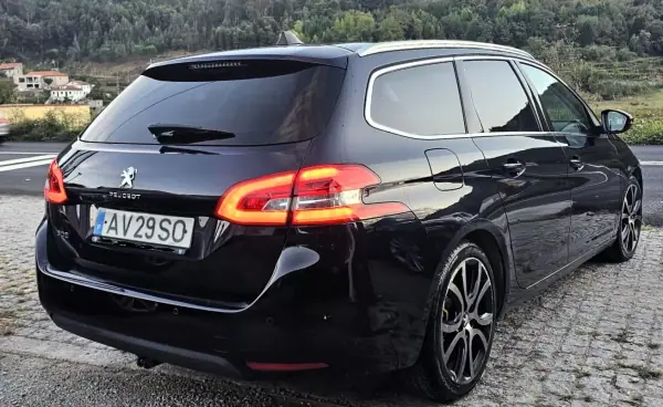 Peugeot 308 SW 1.6 BlueHDi Allure J18 2018 Diesel — 180 000 km Peugeot 308 SW 1.6 BlueHDi Allure J18 2018 Diesel