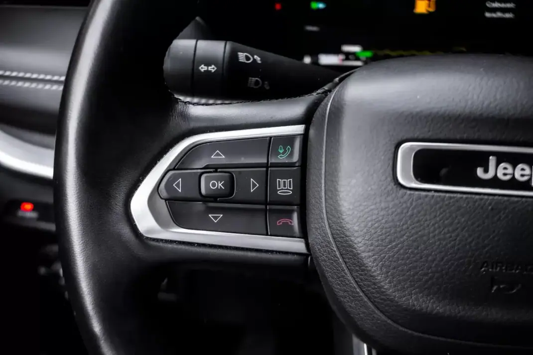 Jeep Compass 2023 - 25490 EUR, 87819 km - AUTO.MOTO.pt - 87819km - foto 14 de 47