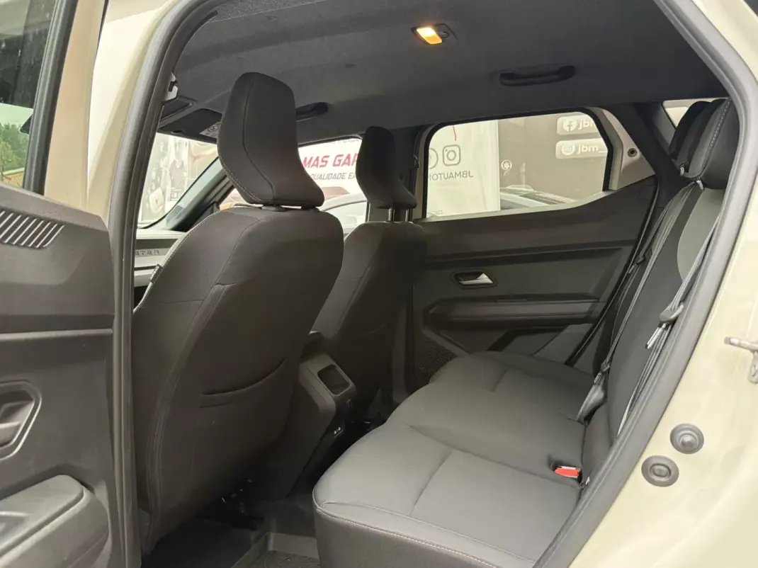 Dacia Duster 2025 - 22990 EUR, 28192 km - 28192km - foto 8 de 14