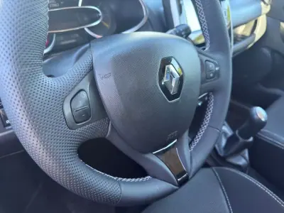 Renault Clio 2015 - 9950 EUR, 155000 km - AUTO.MOTO.pt - 155000km - foto 23 de 24