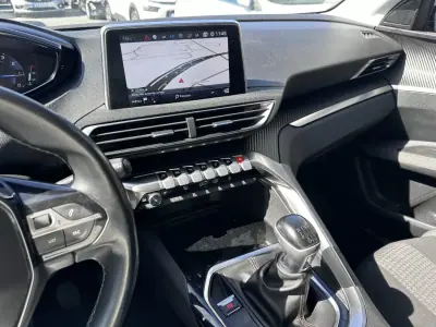 Peugeot 3008 2019 - 13900 EUR, 180724 km - AUTO.MOTO.pt - 180724km - foto 17 de 34