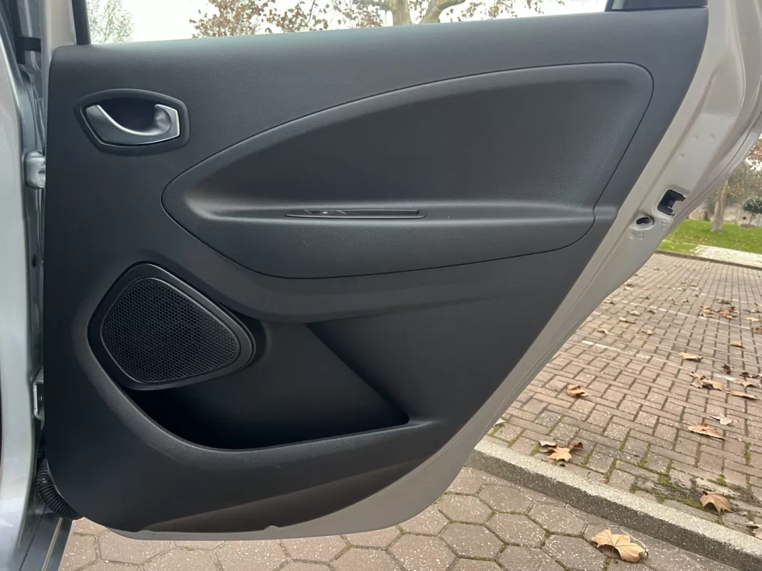 Renault Zoe 2021 - 14965 EUR, 25000 km - 25000km - foto 19 de 46