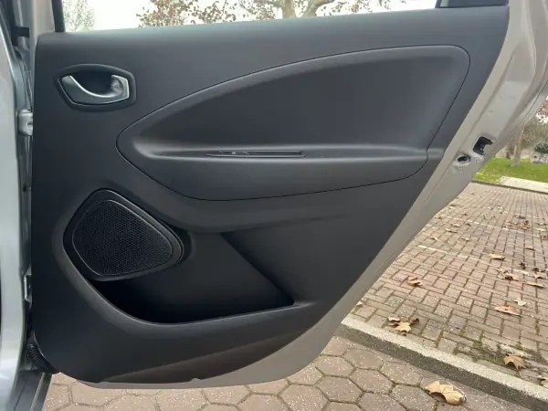 Renault Zoe 2021 - 14965 EUR, 25000 km - AUTO.MOTO.pt - 25000km - foto 19 de 46