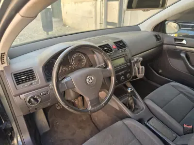 Volkswagen Golf 2004 - 3999 EUR, 160000 km - AUTO.MOTO.pt - 160000km - foto 12 de 17