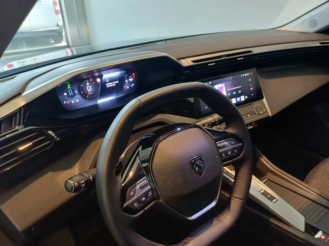 Peugeot 308 SW 2025 - 29750 EUR, 5900 km - AUTO.MOTO.pt - 5900km - foto 10 de 26