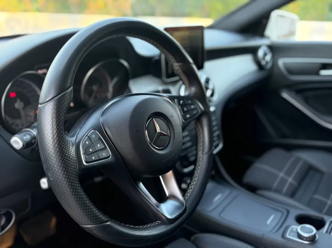 Mercedes-Benz CLA 180 2015 - 16699 EUR, 160000 km - 160000km - foto 15 de 16