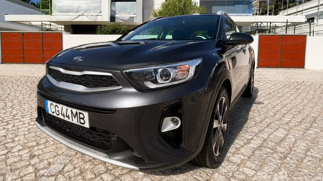 Kia Stonic 2020 - 13990 EUR, 94712 km - AUTO.MOTO.pt - 94712km - foto 1 de 16