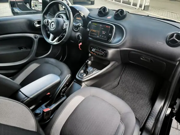 Smart ForTwo Coupé 2021 - 9950 EUR, 102000 km - AUTO.MOTO.pt - 102000km - foto 16 de 32