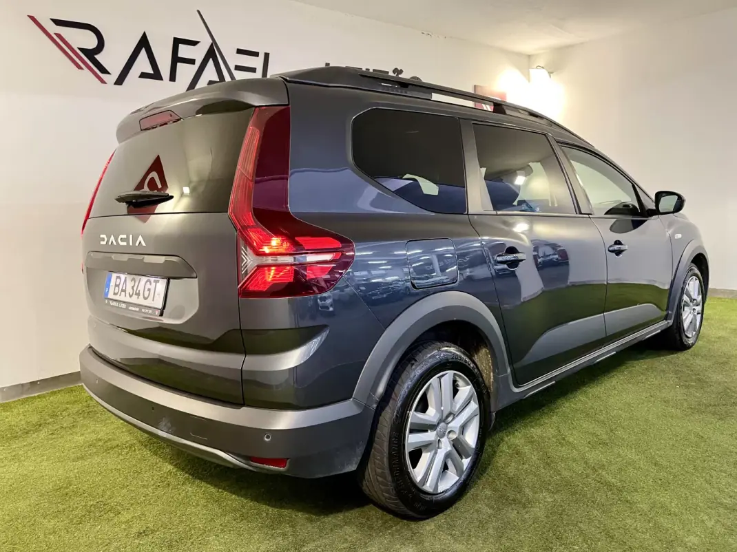 Dacia Jogger 2023 - 14950 EUR, 107000 km - AUTO.MOTO.pt - 107000km - foto 22 de 33