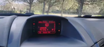 Ford Fiesta 1.4 TDCI 2010 - 4490 EUR, 244800 km - AUTO.MOTO.pt - 244800km - foto 26 de 31