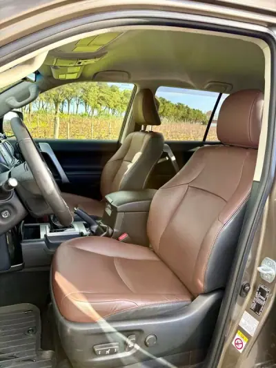 Toyota Land Cruiser 2015 - 59900 EUR, 145722 km - AUTO.MOTO.pt - 145722km - foto 5 de 15