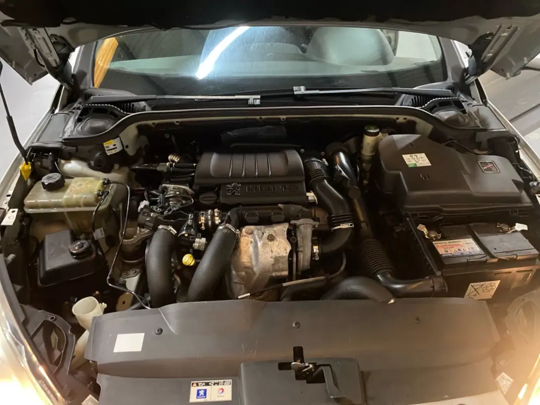 Peugeot 407 SW 2006 - 2950 EUR, 315000 km - AUTO.MOTO.pt - 315000km - foto 19 de 19