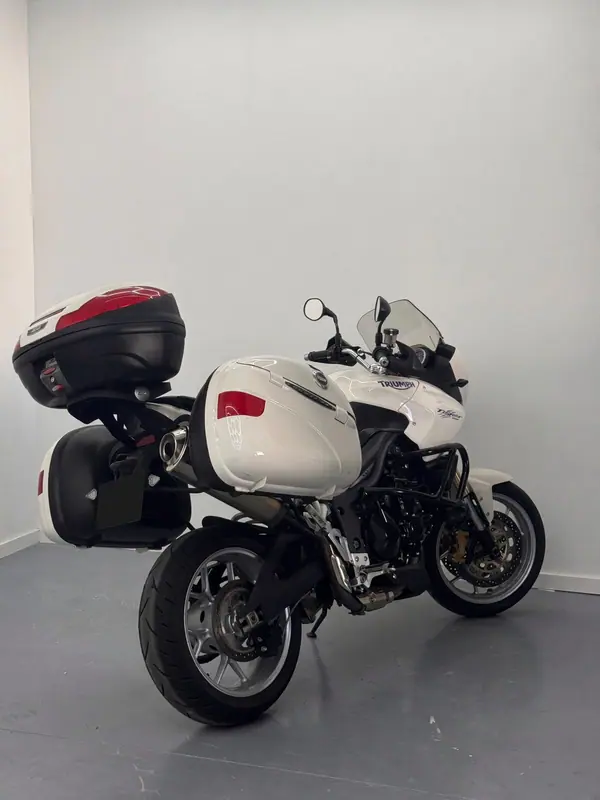 Triumph Tiger 1050 2007 — foto 3 de 15