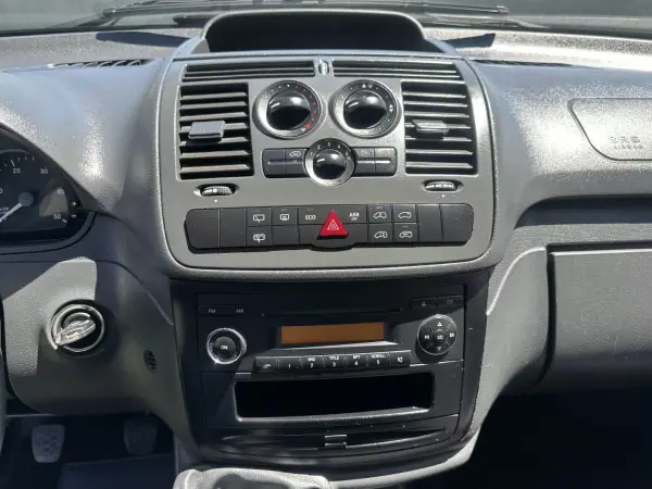 Mercedes-Benz Vito 2010 - 14900 EUR, 340000 km - AUTO.MOTO.pt - 340000km - foto 27 de 47