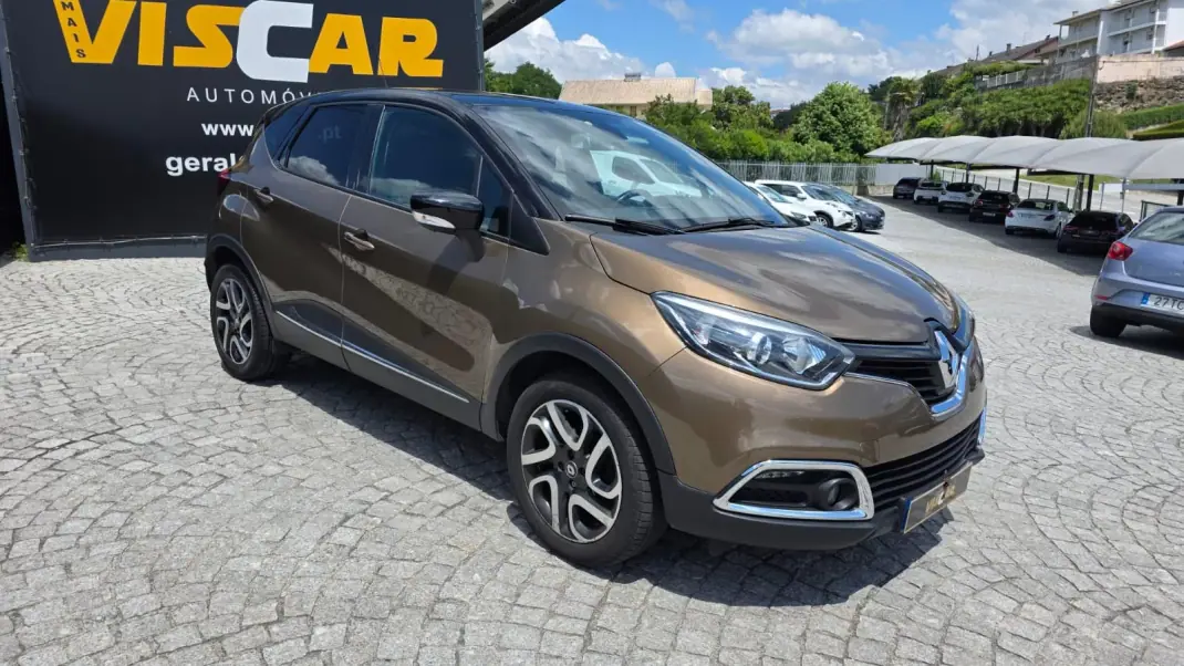 Renault Captur 2017 - 12990 EUR, 101000 km - AUTO.MOTO.pt - 101000km - foto 7 de 19