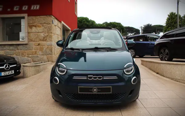 Fiat 500e la Prima 2020 Elétrico — 96 000 km · Ilha de São Miguel Fiat 500e la Prima 2020 Elétrico