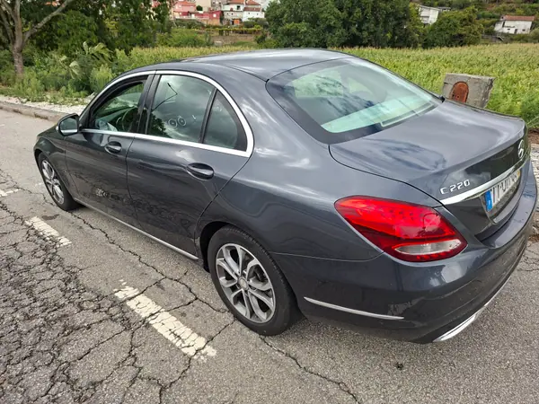 Mercedes-Benz C 220 2014 — foto 2 de 4