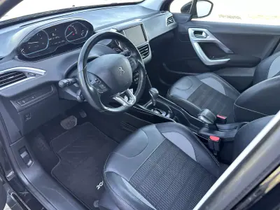 Peugeot 2008 2019 - 13990 EUR, 148000 km - AUTO.MOTO.pt - 148000km - foto 10 de 19