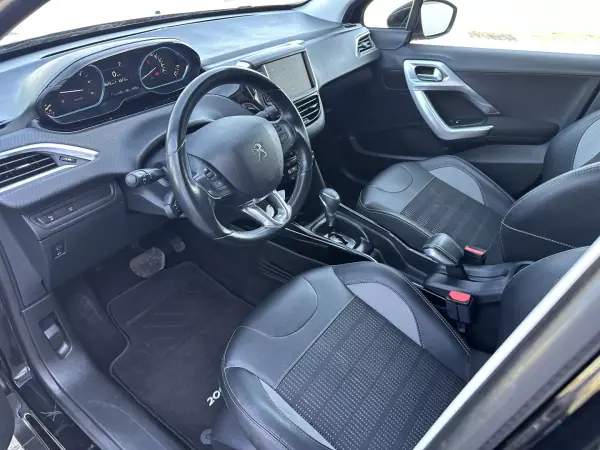 Peugeot 2008 2019 - 13990 EUR, 148000 km - AUTO.MOTO.pt - 148000km - foto 10 de 19