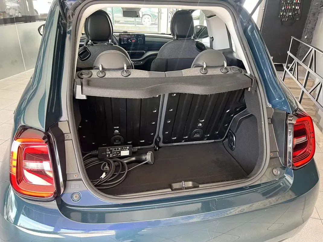 Fiat 500e 2021 - 18600 EUR, 45555 km - 45555km - foto 25 de 25