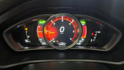 Volvo V40 Cross Country 2017 - 13990 EUR, 169554 km - AUTO.MOTO.pt - 169554km - foto 22 de 61