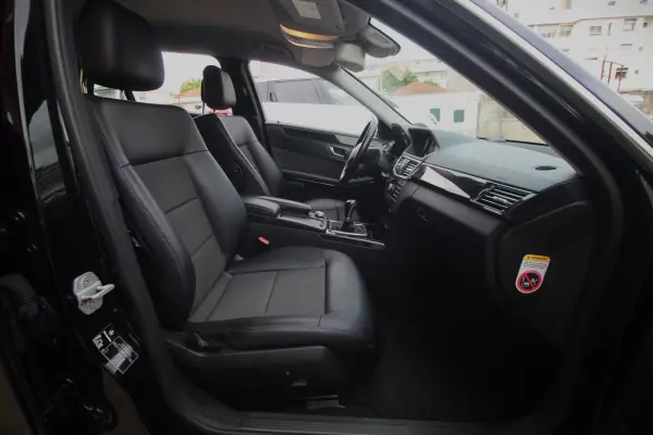 Mercedes-Benz E 250 2010 - 12990 EUR, 245000 km - AUTO.MOTO.pt - 245000km - foto 48 de 48