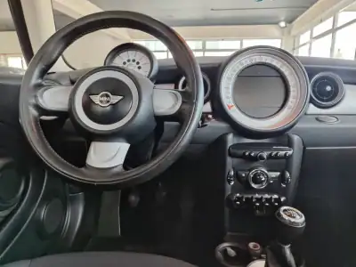 MINI One 2011 - 8250 EUR, 180000 km - AUTO.MOTO.pt - 180000km - foto 22 de 34
