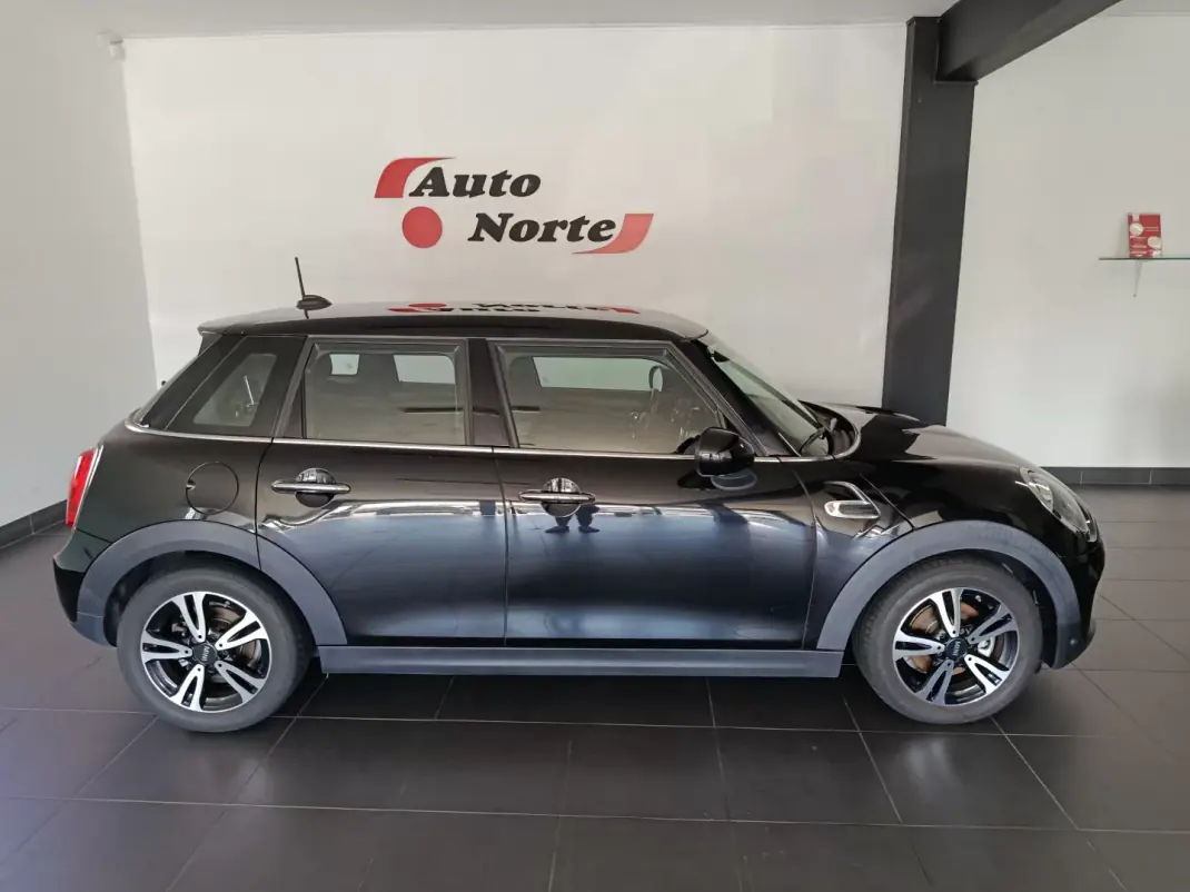 MINI Cooper 2019 - 16200 EUR, 80000 km - 80000km - foto 4 de 52