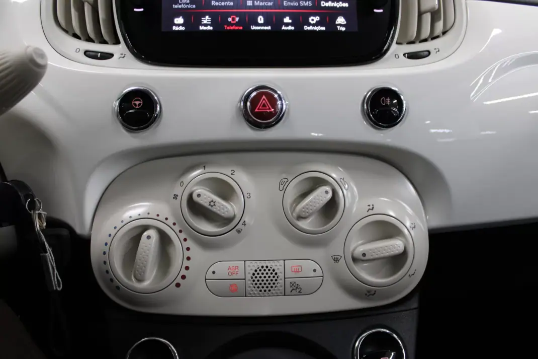 Fiat 500 2023 - 12900 EUR, 32374 km - AUTO.MOTO.pt - 32374km - foto 9 de 23