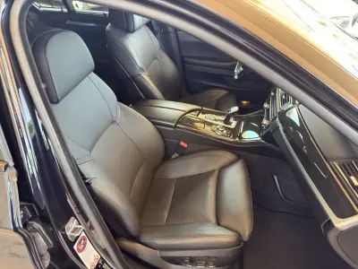 BMW M550d 2013 - 27950 EUR, 124744 km - AUTO.MOTO.pt - 124744km - foto 47 de 53