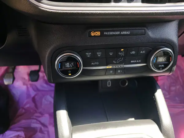 Ford Focus SW 2019 - 17900 EUR, 98000 km - AUTO.MOTO.pt - 98000km - foto 11 de 13