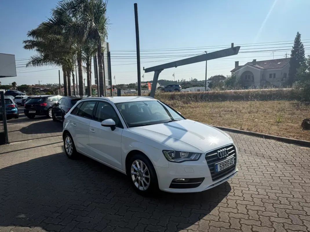 Audi A3 Sportback 2016 - 14990 EUR, 98000 km - 98000km - foto 9 de 12