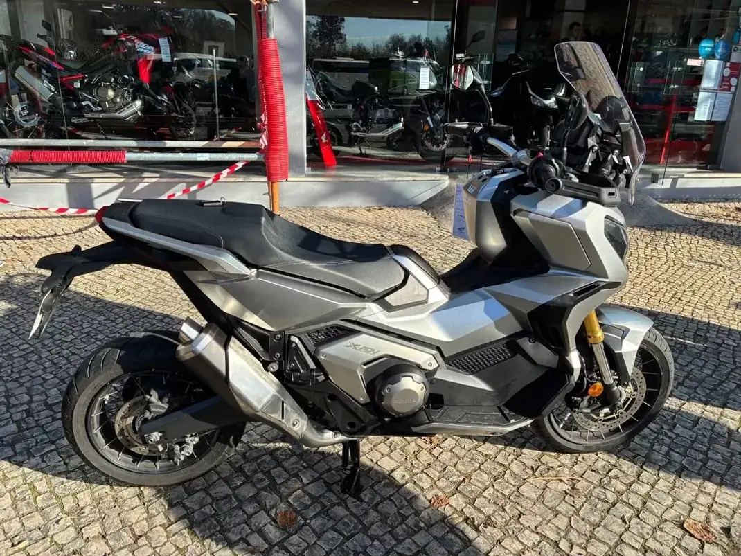 Honda 599 2021 - 9150 EUR, 45451 km - AUTO.MOTO.pt - 45451km - foto 3 de 14