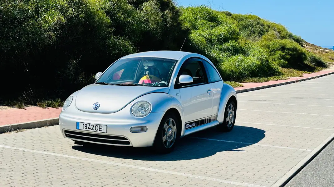 Volkswagen New Beetle 1999 - 5600 EUR, 294500 km - 294500km - foto 2 de 5