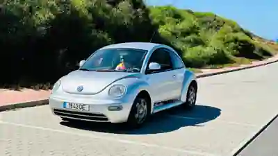 Volkswagen New Beetle 1999 - 5600 EUR, 294500 km - 294500km - foto 2 de 5