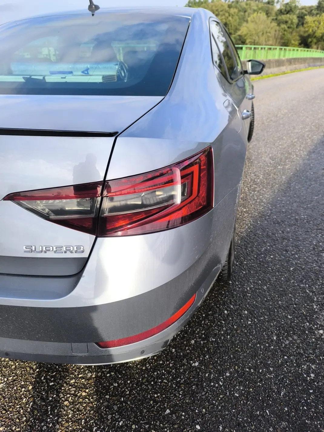 Skoda Superb 2018 - 21990 EUR, 100000 km - AUTO.MOTO.pt - 100000km - foto 13 de 15