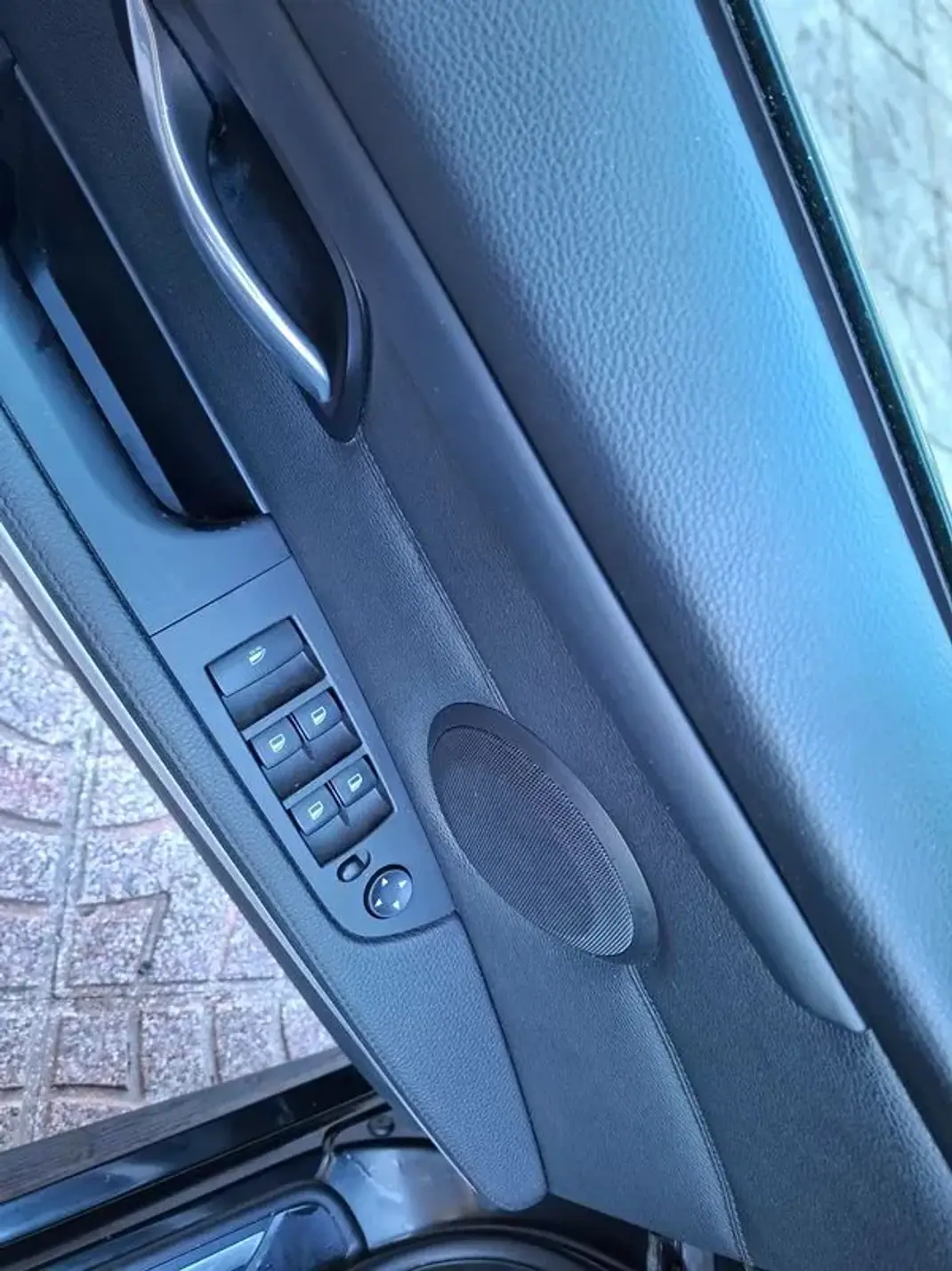 BMW 320 2010 - 15900 EUR, 220000 km - AUTO.MOTO.pt - 220000km - foto 16 de 42