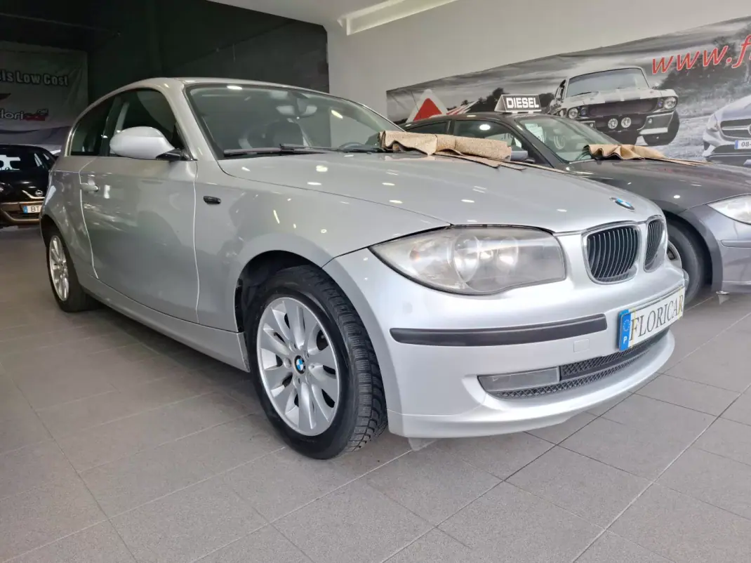 BMW 118 2009 - 7490 EUR, 269000 km - AUTO.MOTO.pt - 269000km - foto 1 de 9