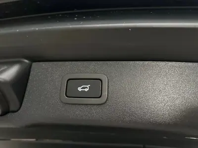 Jaguar XF Sportbrake 2021 - 37990 EUR, 119000 km - AUTO.MOTO.pt - 119000km - foto 19 de 23