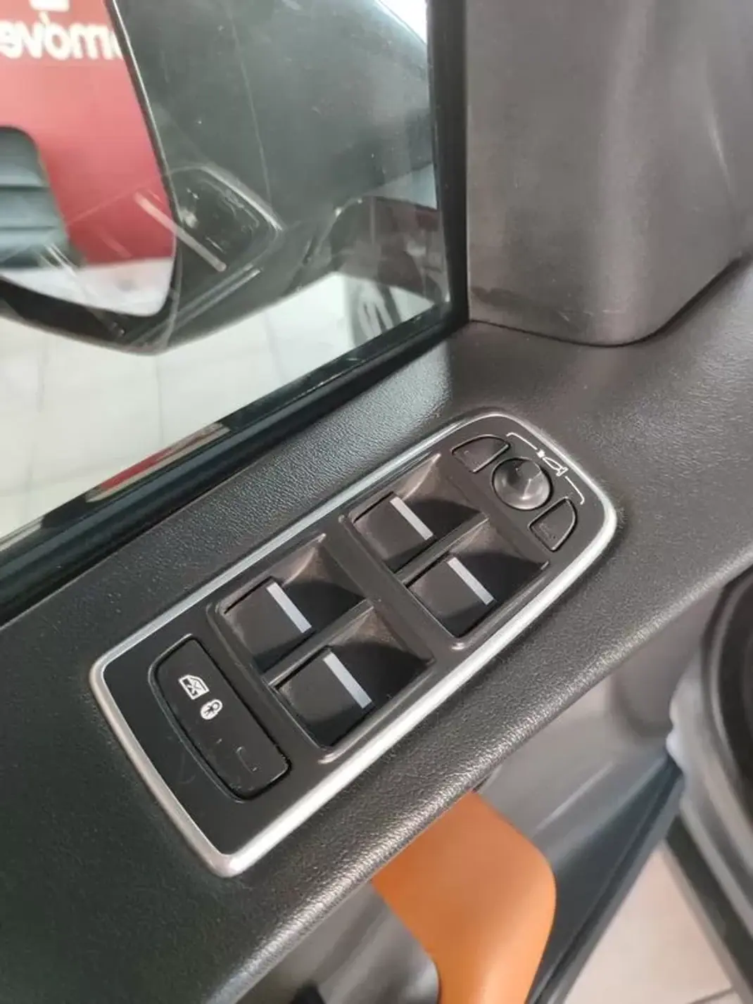 Jaguar F-Pace 2017 - 22500 EUR, 147000 km - AUTO.MOTO.pt - 147000km - foto 25 de 40