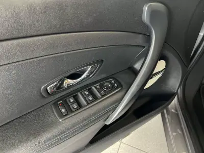 Renault Mégane Sport Tourer 2018 - 6900 EUR, 227985 km - AUTO.MOTO.pt - 227985km - foto 11 de 13