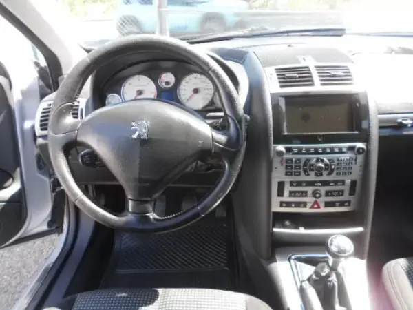 Peugeot 407 2008 - 4750 EUR, 340469 km - AUTO.MOTO.pt - 340469km - foto 13 de 13