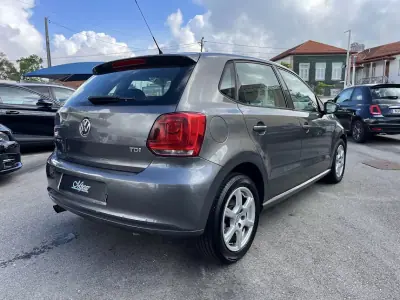 Volkswagen Polo 2009 - 6750 EUR, 237000 km - AUTO.MOTO.pt - 237000km - foto 5 de 41